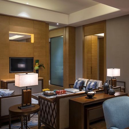 Hualuxe Yangjiang City Center Kültér fotó