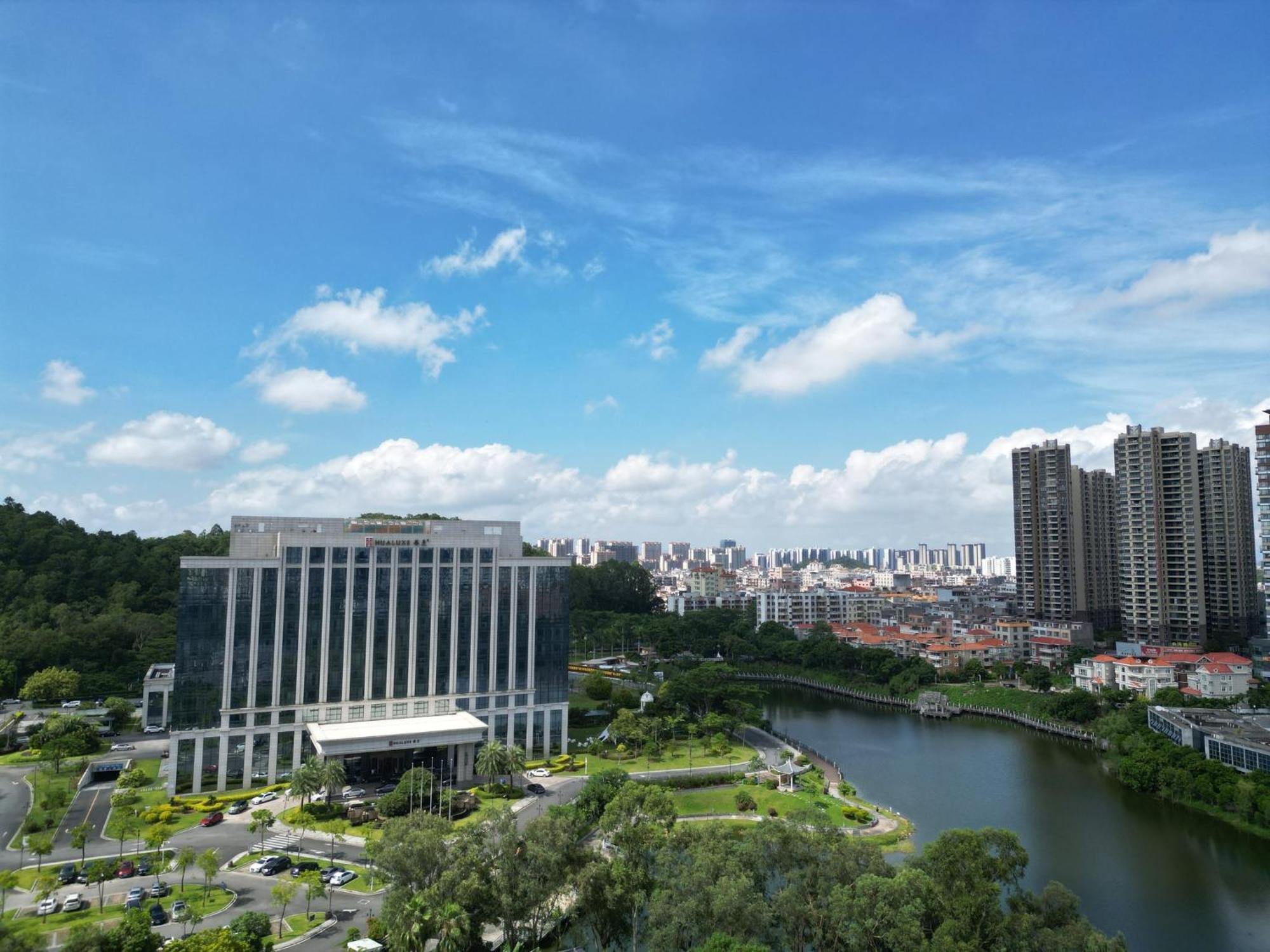 Hualuxe Yangjiang City Center Kültér fotó
